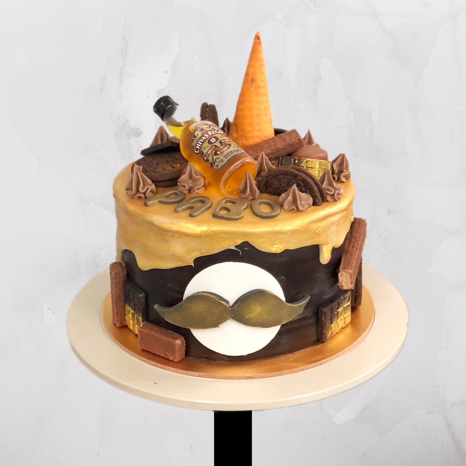 Whiskey & Gold Gentleman's Cake